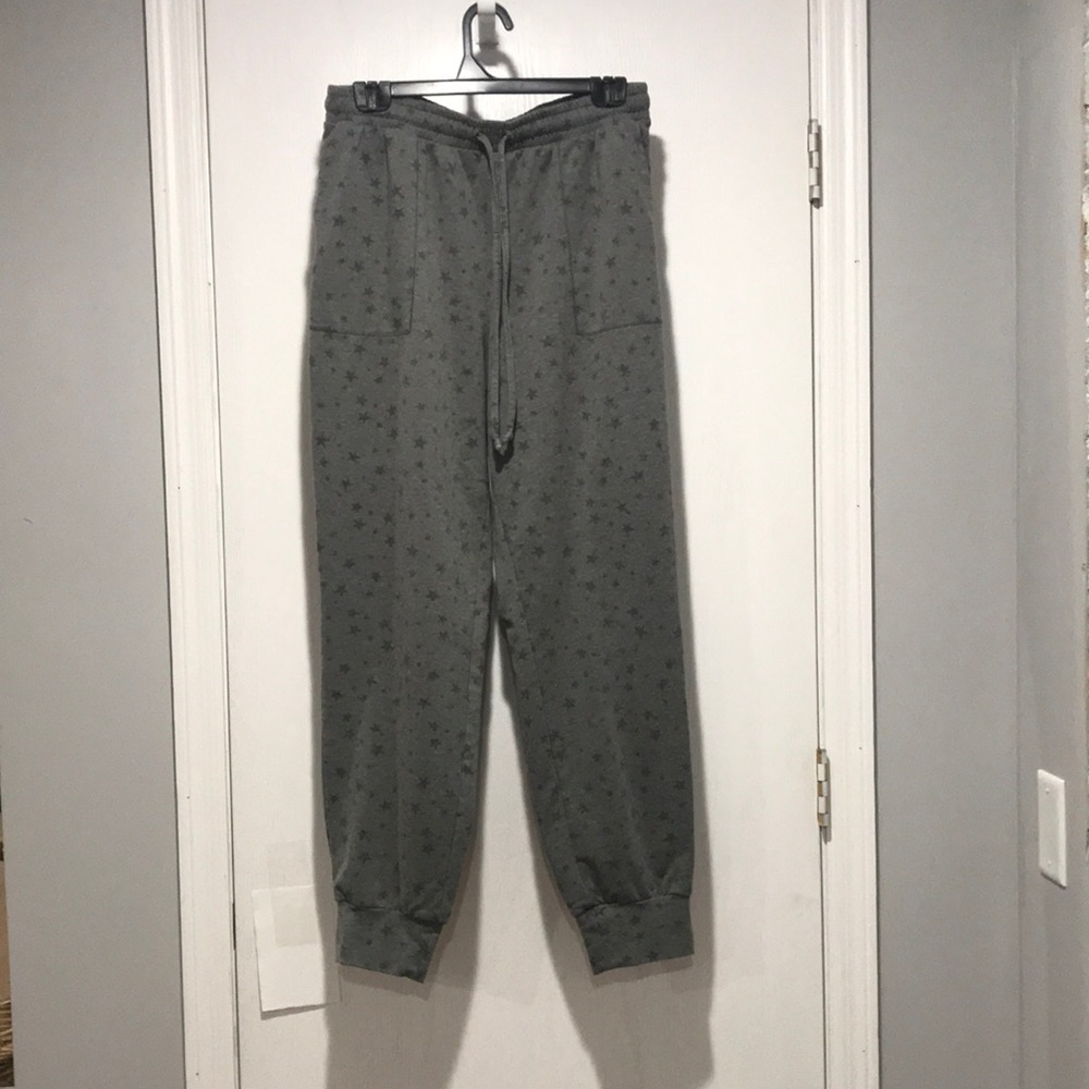 Gray stars jogger